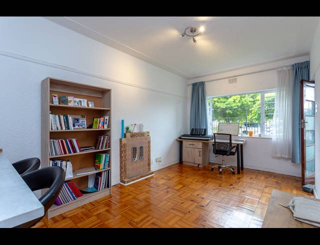 1 BEDROOM APARTMENT FOR SALE IN RONDEBOSCH